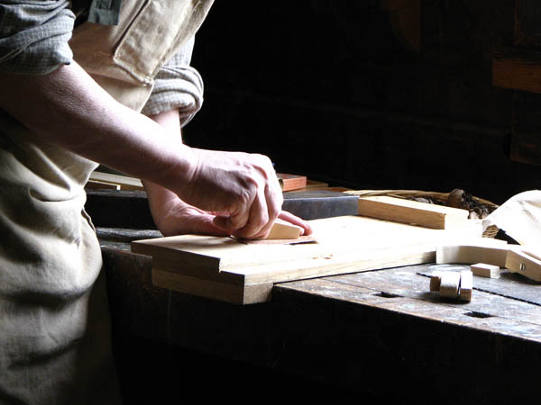 Nacemos de la influencia y formación  heredada en el sector de la <strong>carpintería de madera y ebanistería  en Haro.</strong>