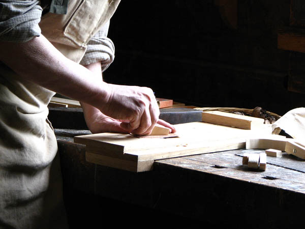 Nacemos de la influencia y formaciÃ³n  heredada en el sector de la <strong>carpinterÃ­a de madera y ebanisterÃ­a  en Haro.</strong>